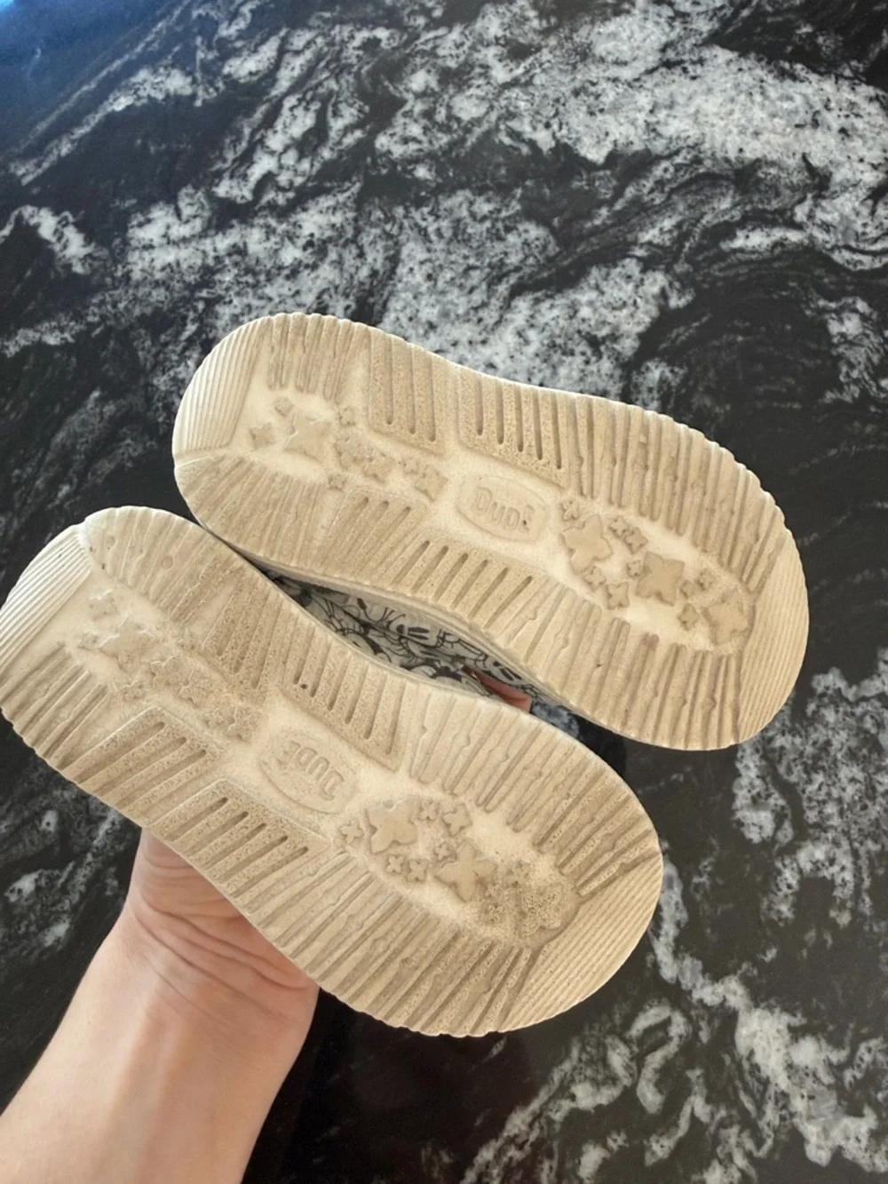 Minnie Mouse hey dude loafers for toddler girl in black and white - Picture 4 of 9